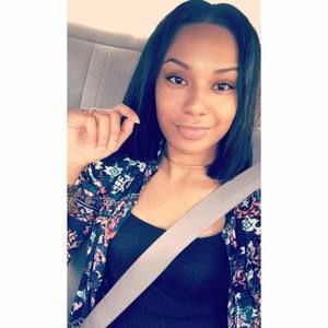 Meet your Posher, Alicia